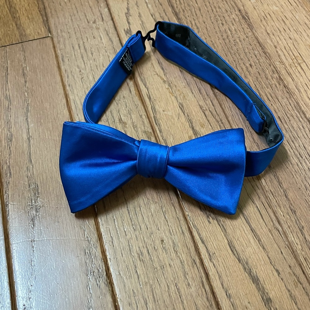 Bow tie